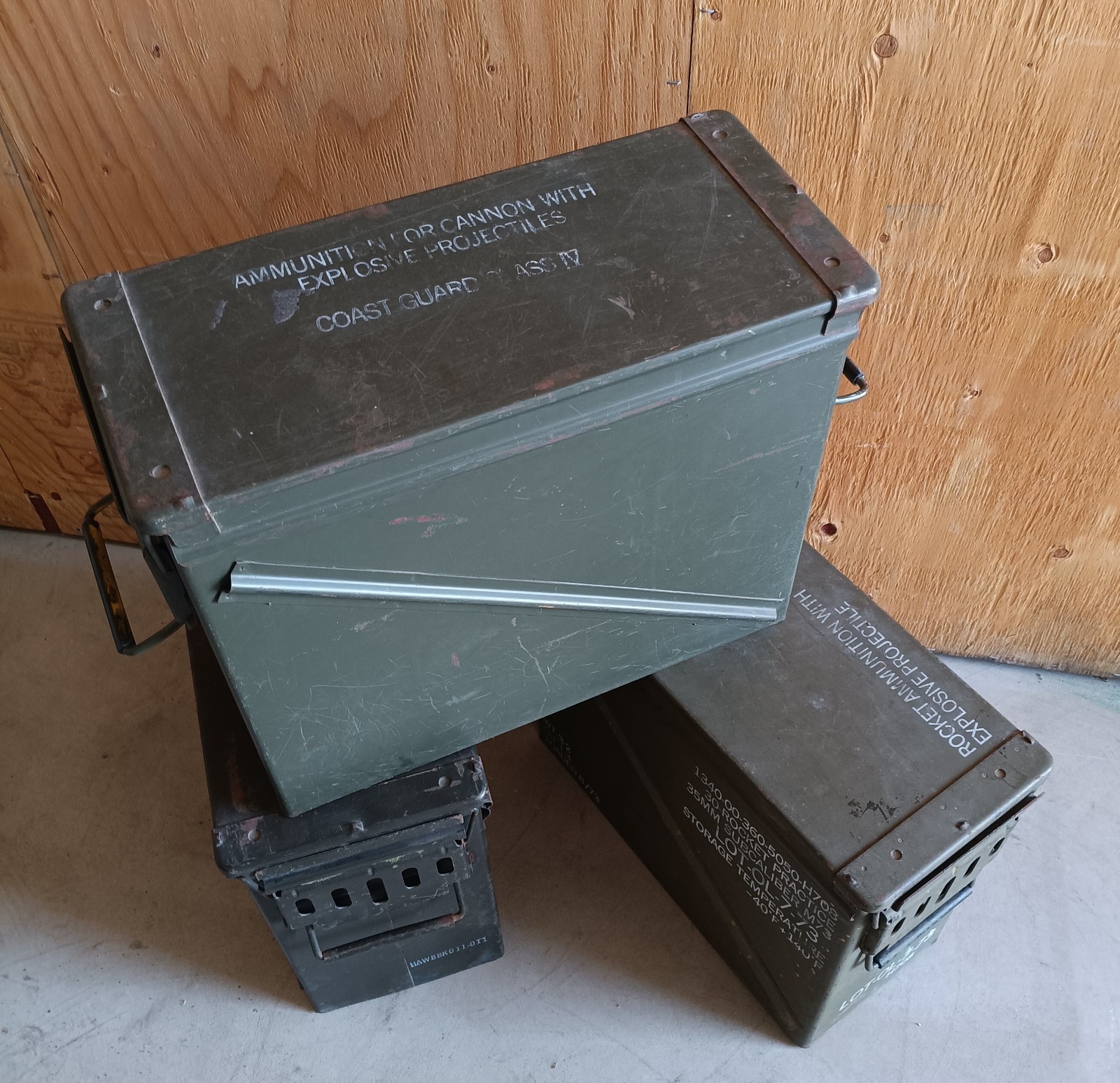 Genuine U.S. Military Surplus USGI M548(20mm) Large Olive Drab Ammo Can Tool Box