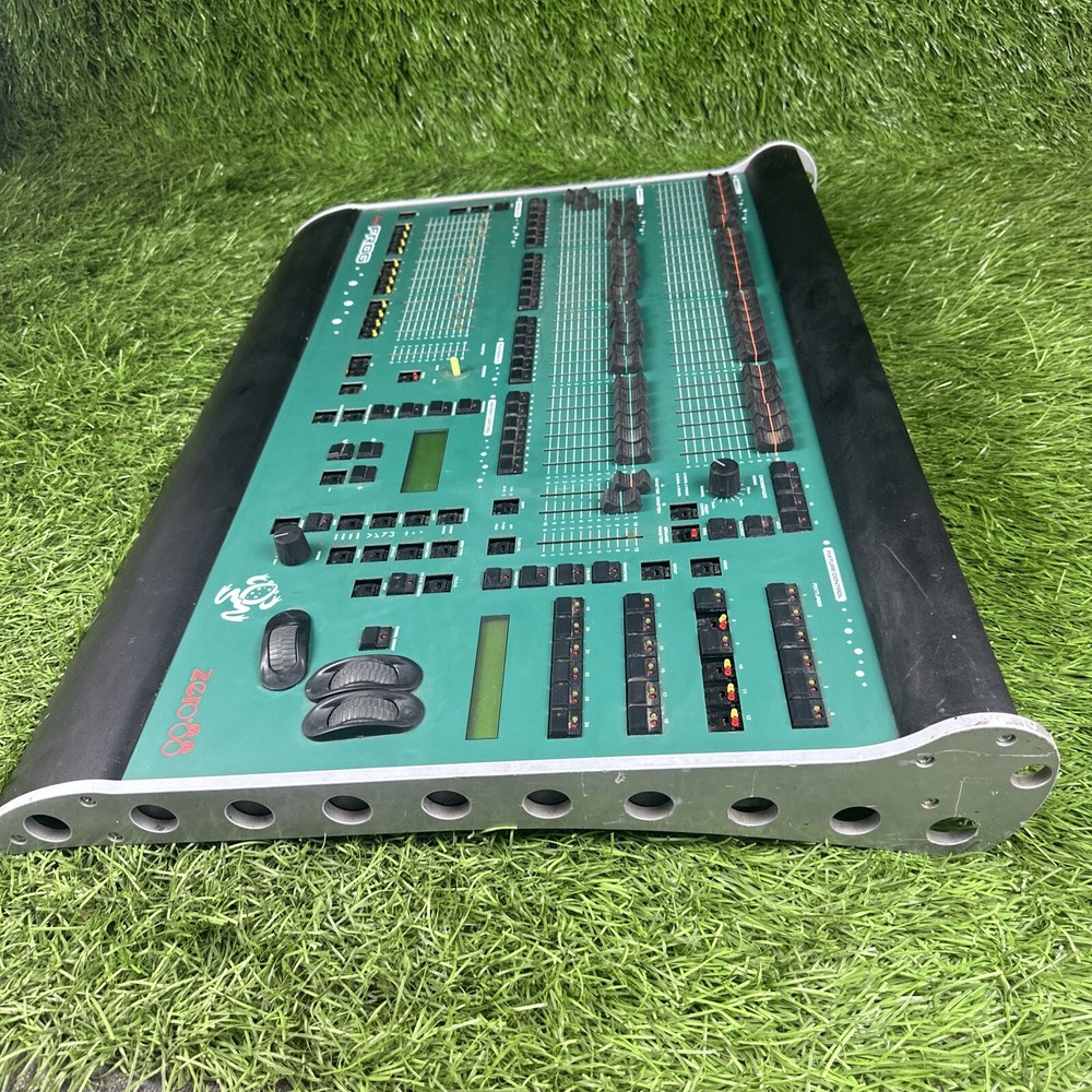 Zero 88 LeapFrog Lighting Desk Equipment
