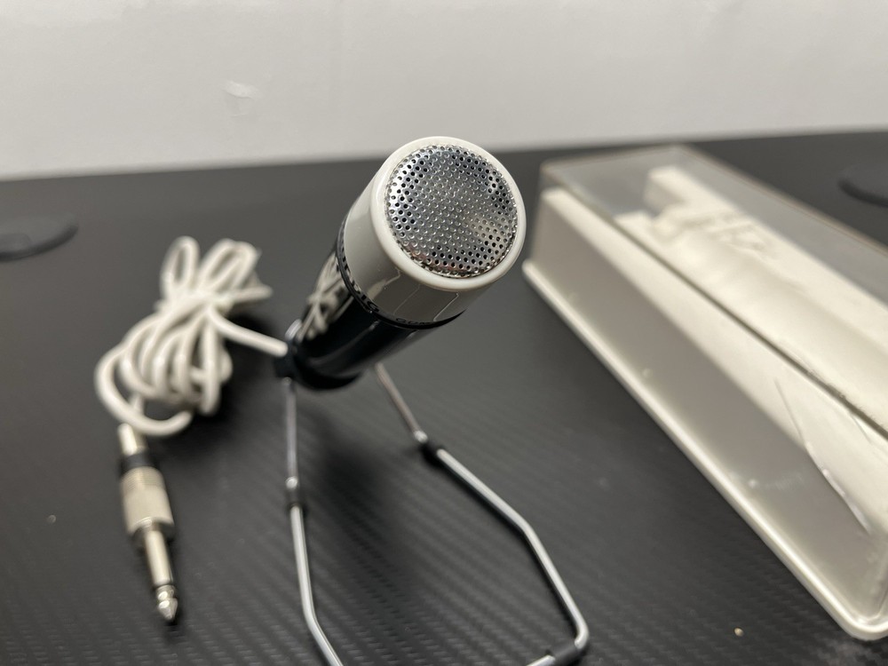 Grundig GDM 312 Universal Dynamic Microphone Tested w/ Case Stand