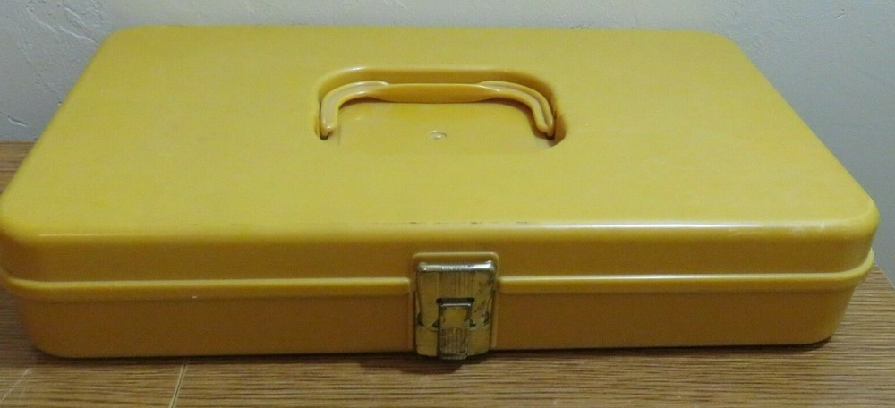 Vintage Wilson Thread Spool Bobbin Storage Box Gold with Thread