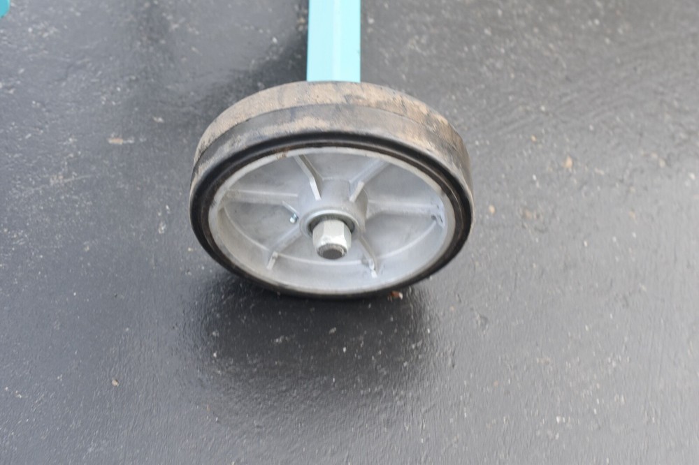 Sea wire reel caddy mobile on wheels