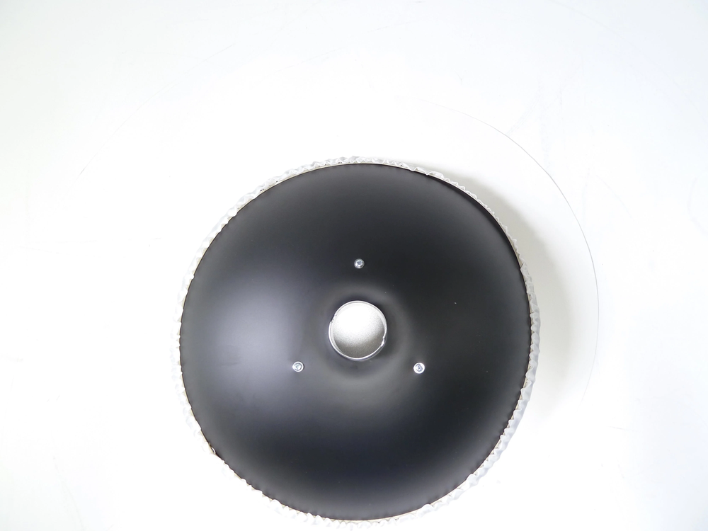 Quantum QF82 Beauty Dish w/ Grid Diffuser
