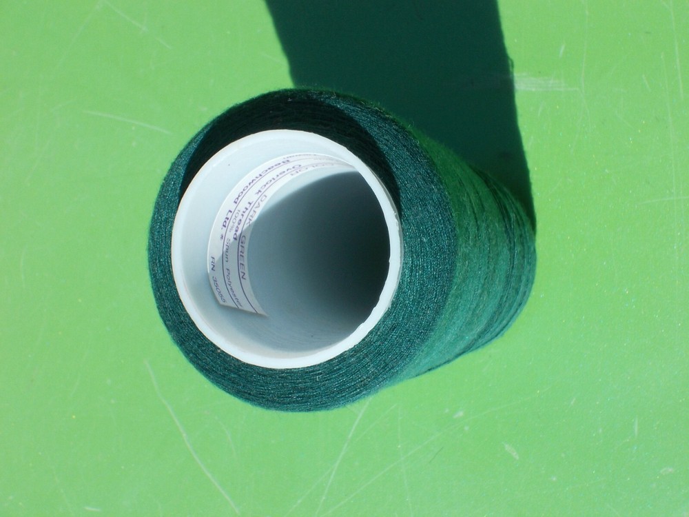 OVERLOCK THREAD SPOOL 100% SPUN POLYESTER 3000 YDS PRICED SEW RIGHT DARK GREEN