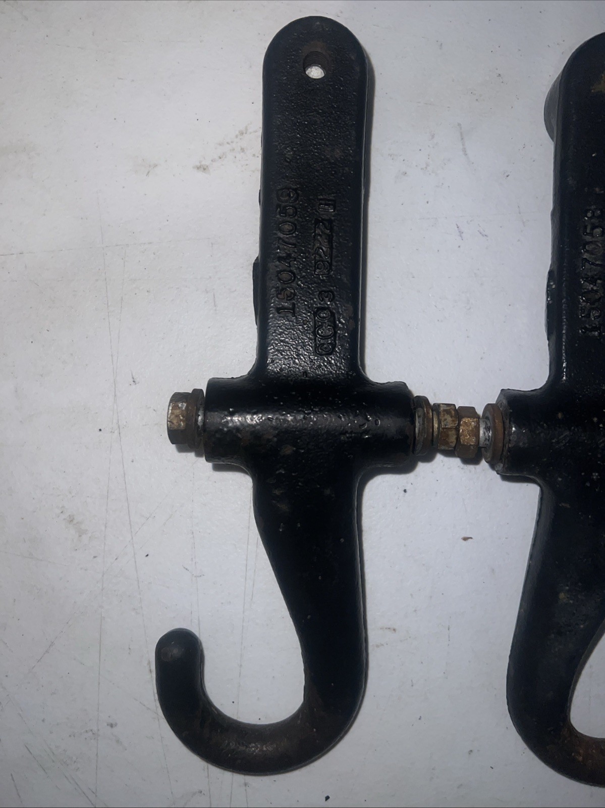 99-06 Silverado Sierra 2500 3500 HD Front Tow Hooks Recovery pair