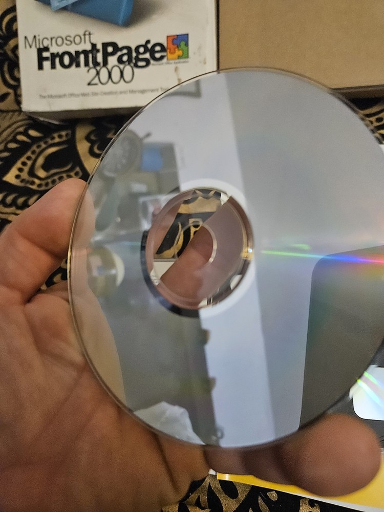 Microsoft FrontPage 2000 – Full Retail Version – NEW Web Design Software