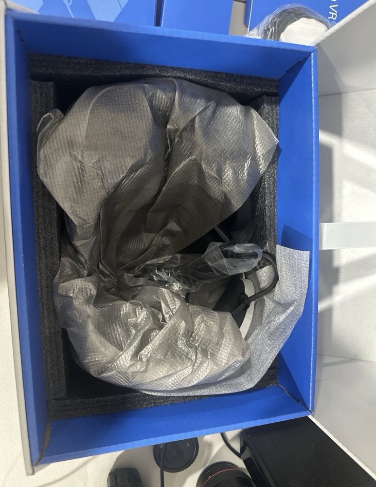 Sony PSVR Bundle CUH-ZVR1 Complete w/ Camera & Game