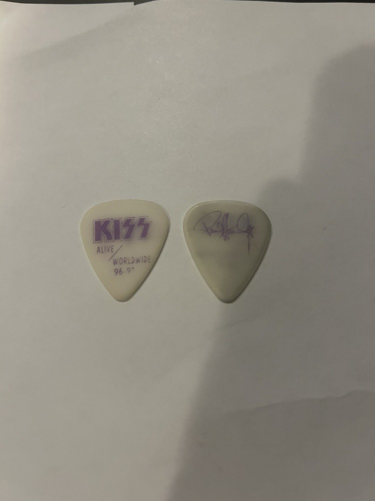 Paul Stanley Kiss Alive Worldwide 1996-97 Glow In The Dark Guitar Pick