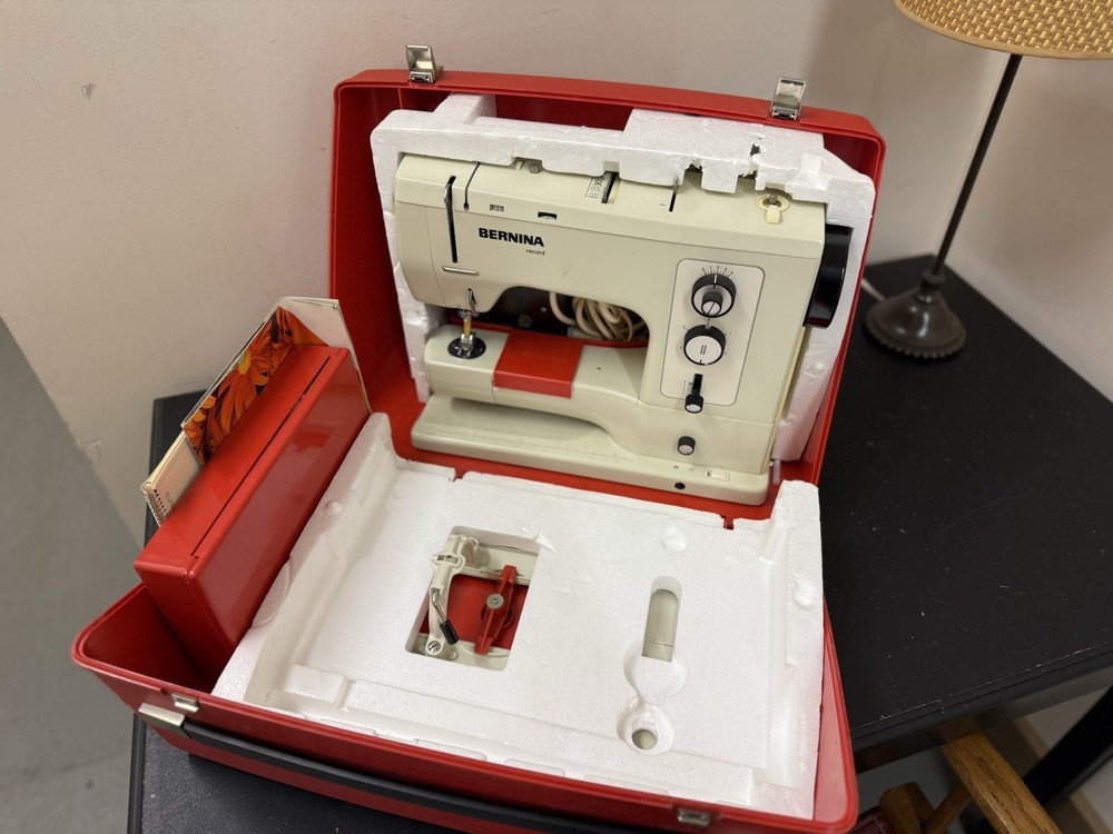 Bernina 830 Record Sewing Machine with Everything Pictured - WORKS