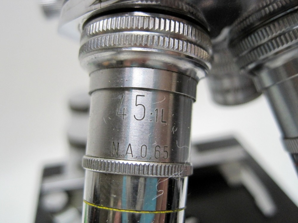 VTG Wolfe Wetzlar Monocular Microscope W/4 Objectives, X Y Stage & Light Source