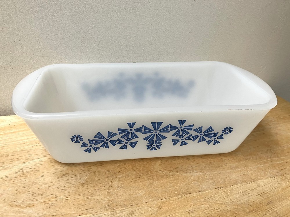 Glasbake Blue White Snowflake Pinwheel  Loaf Pan