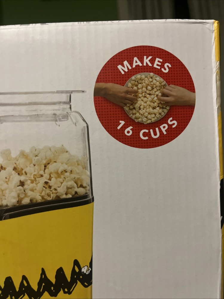 Peanuts x Dash Popcorn Maker