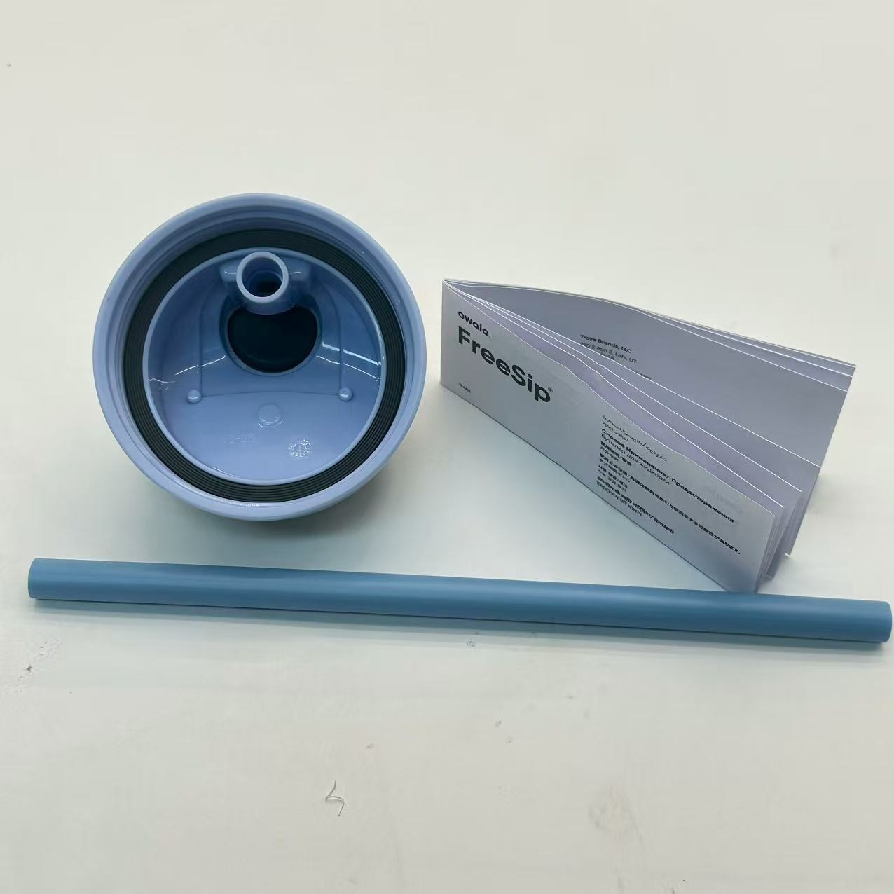 24 oz Owala Urban Outfitters Exclusive Tied 3D Printing FreeSip Blue Bow Bottle