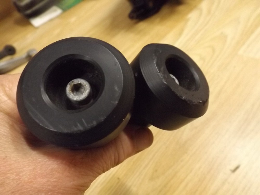 Kawasaki ZX9-E1 2000 model engine sliders