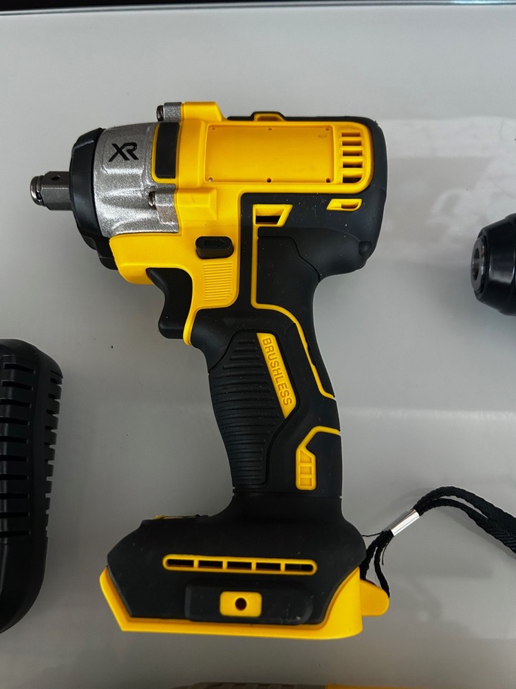 New Dewalt Dupe Drill Kit ( Unbranded )
