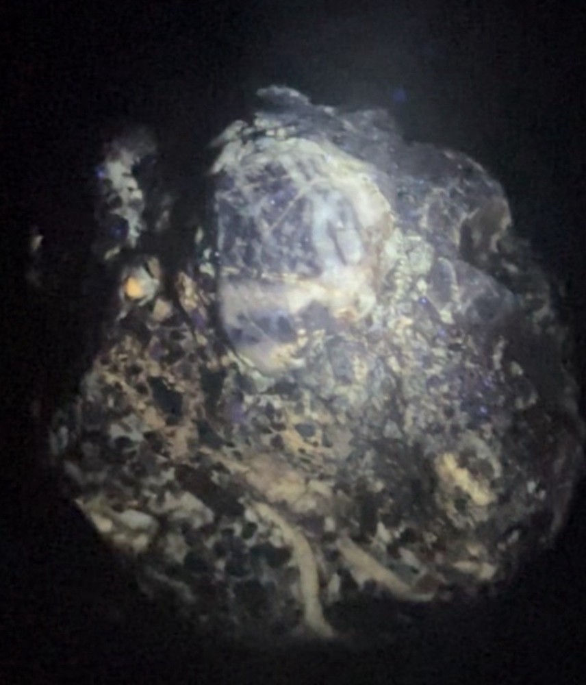Multiwave UV 4(+) Colors Fluorescence & Phosphorescence Specimen From SB County