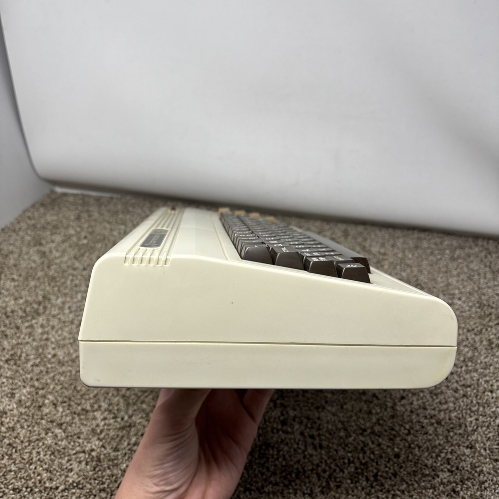 Commodore Vic-20 Computer - w/ PET Keys - Works Great No Cables