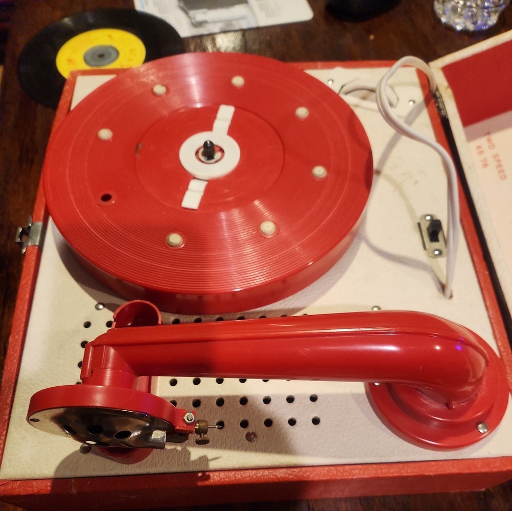 Vintage Spear-Tone by Lionel Phonograph