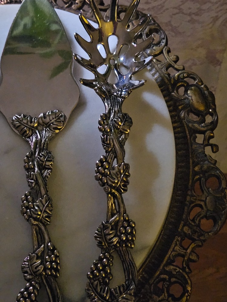 Godinger Silver Plated Grapevine Collection Cake/Pie/Dessert Server & Spoon Set