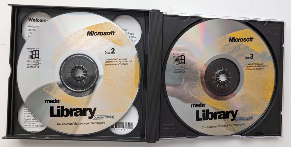 Original RARE VINTAGE Microsoft MSDN Subscriptions Library October 2000 w/CASE