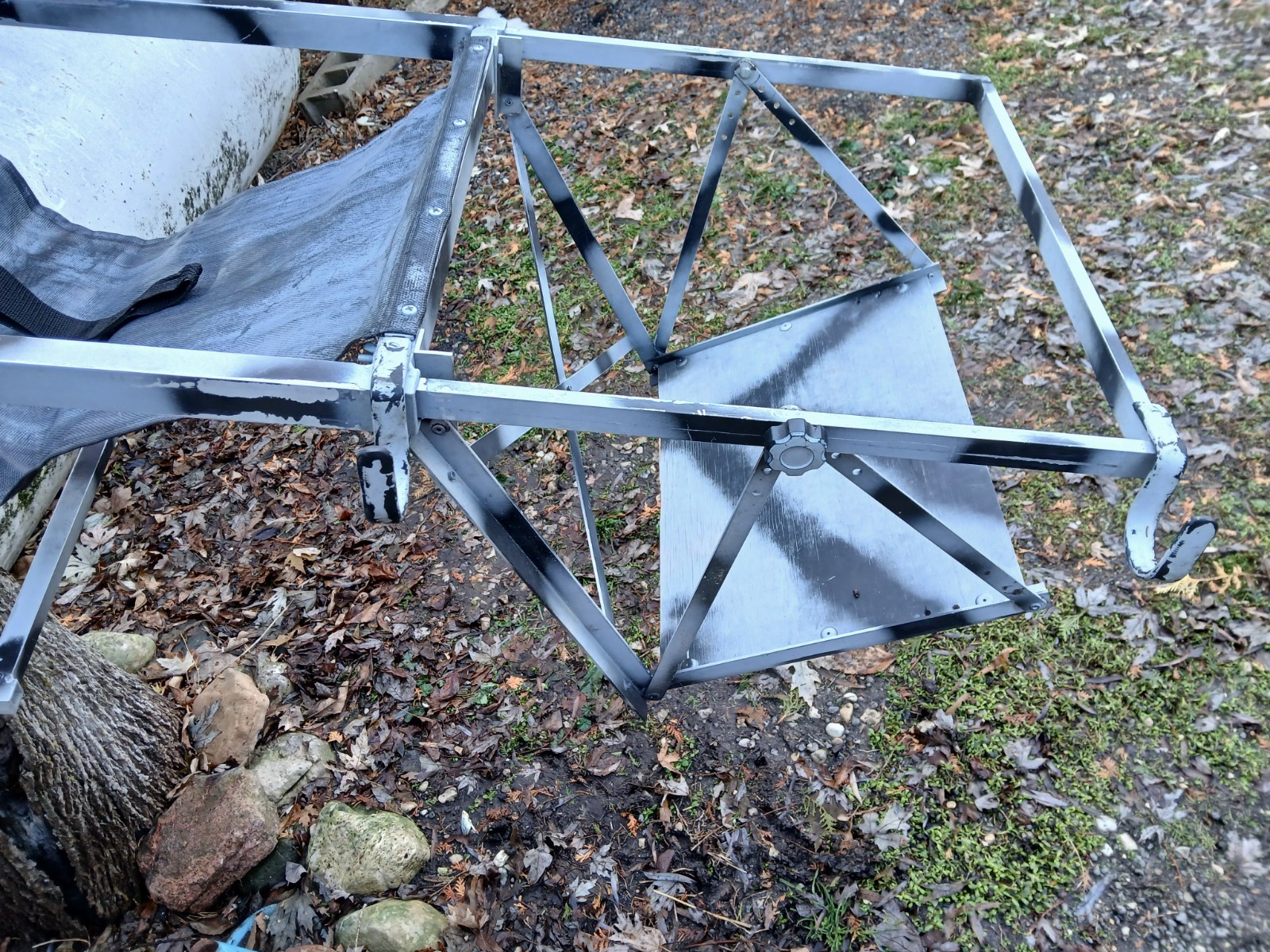 Tree Lounge Original Tree Stand With Accessories