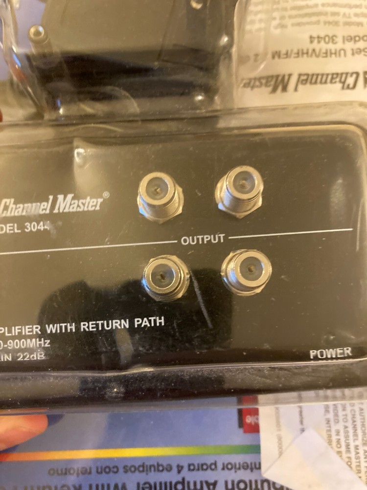Channel Master 4-Set Indoor Distribution Amplifier Model 3044 w Return Path