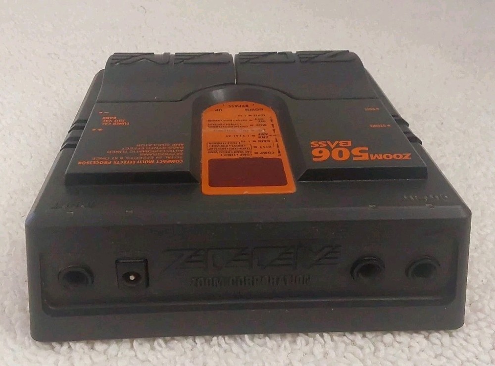 Zoom 506 Bass Multi-Effects Processor Pedal Guitar