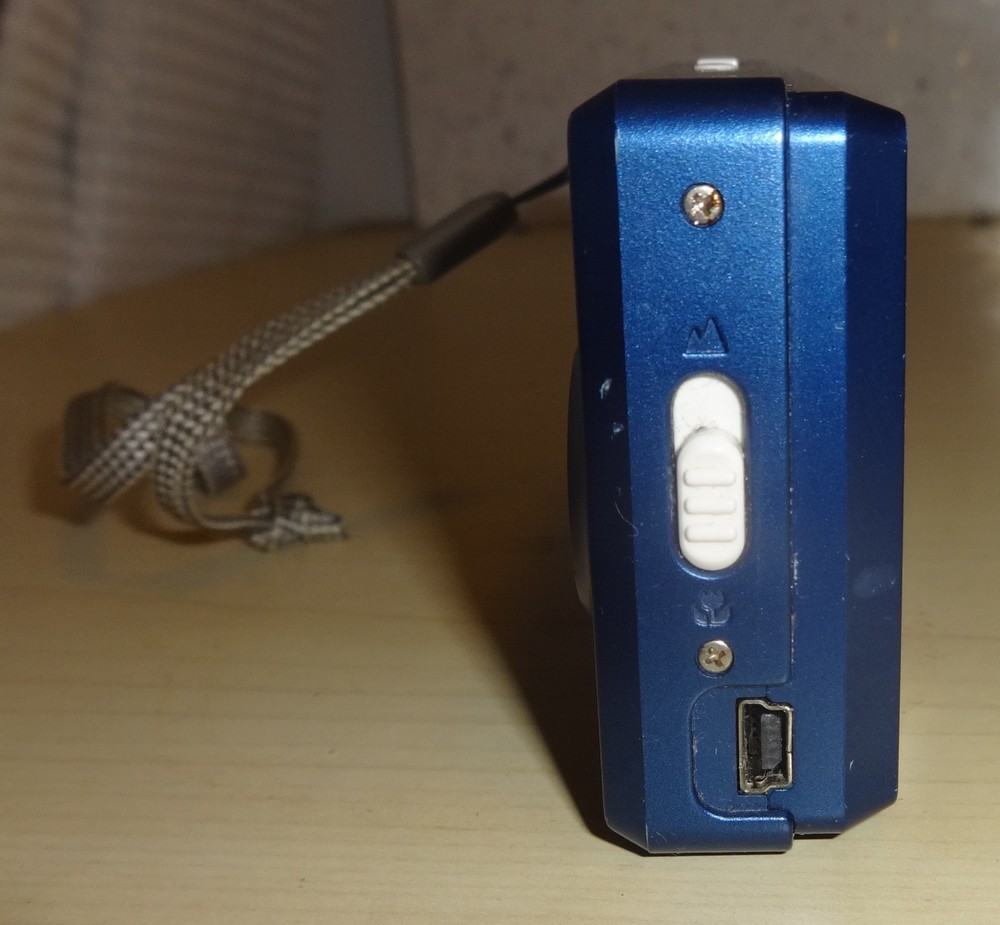 👌Hitachi HDC-570AB Blue 5mp Digital Camera