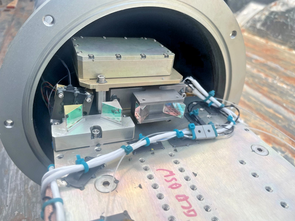 Custom NASA Triple Stack Diode Laser,2050nm?Optics for Research Optical Isolator