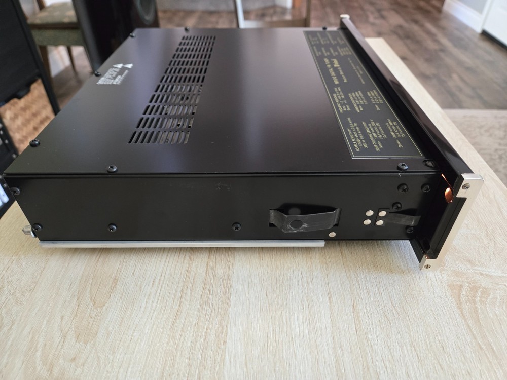 McIntosh MR510 Digital FM Tuner