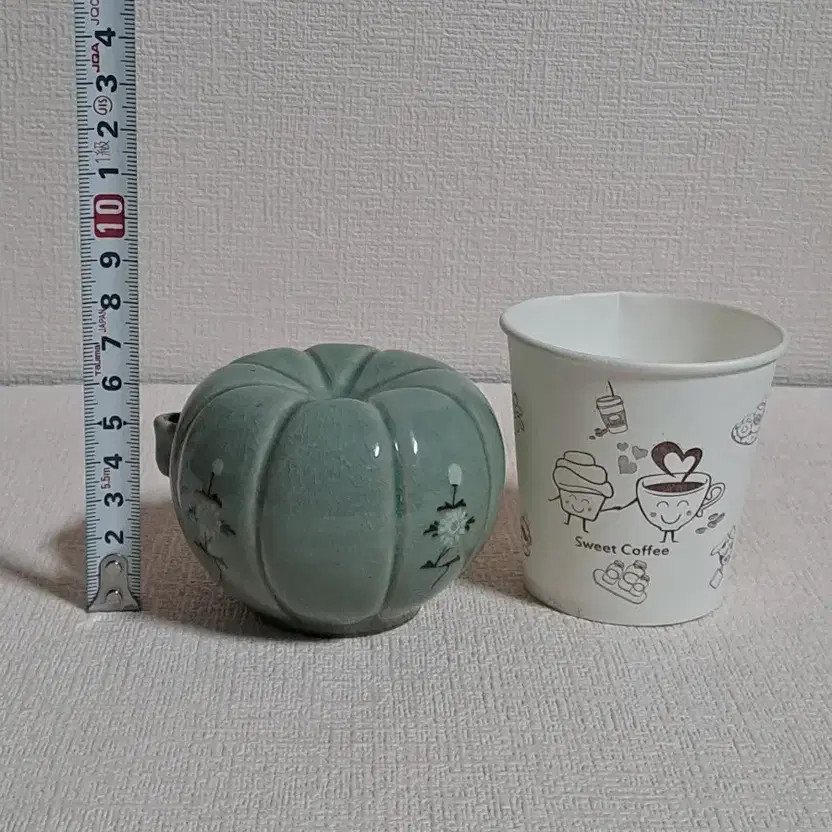 Celadon Incense Container with Flower Carving Art