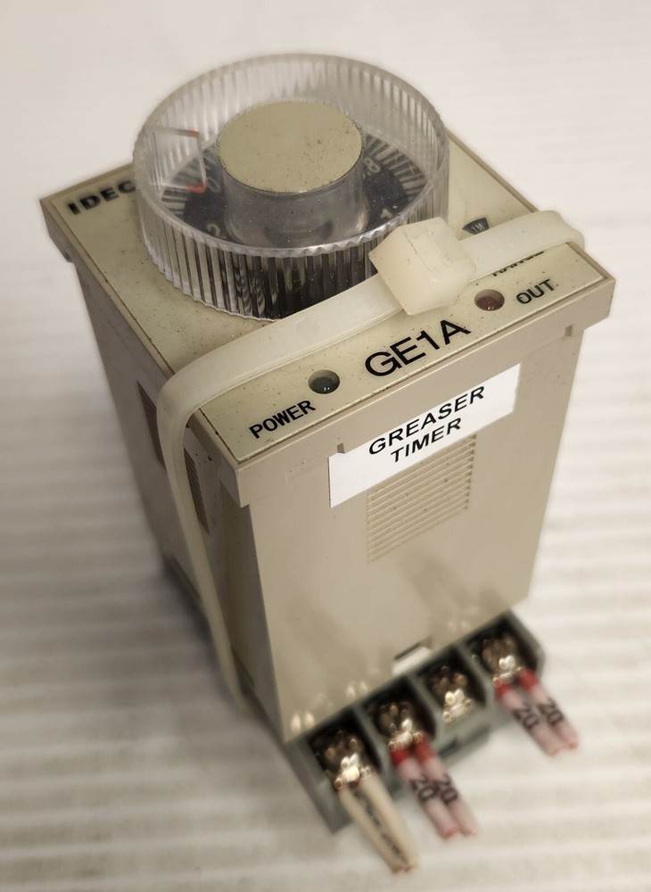 Idec GE1A-C10HA110 Electronic Timer 8-pin Octal 5A DPDT w/ SR2P-06 Socket