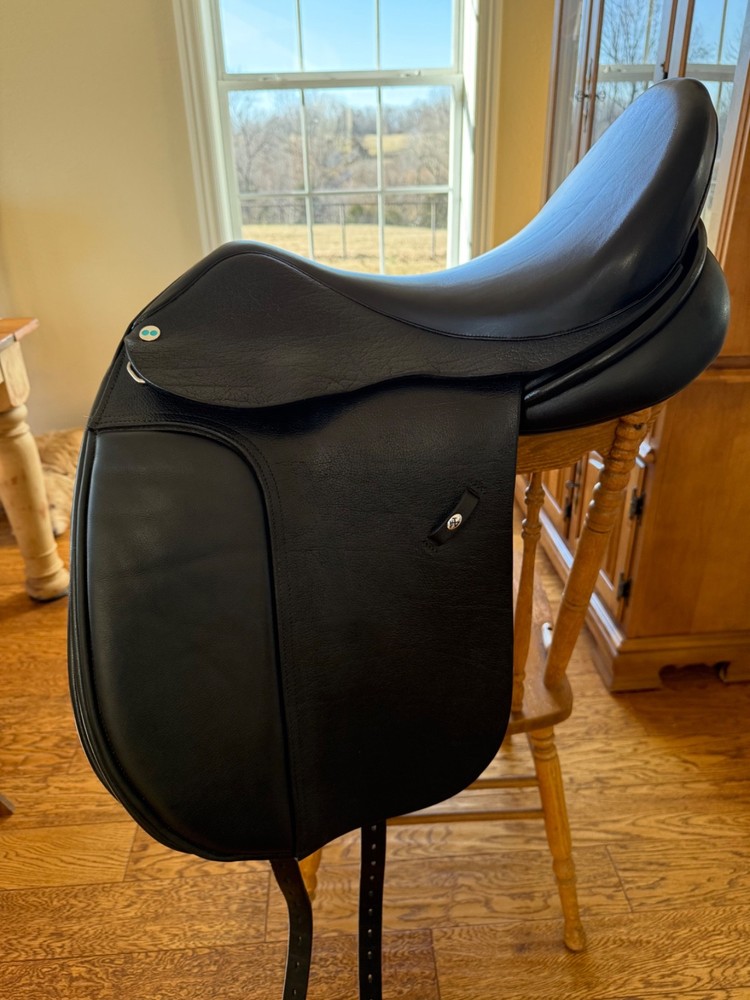 dressage saddle