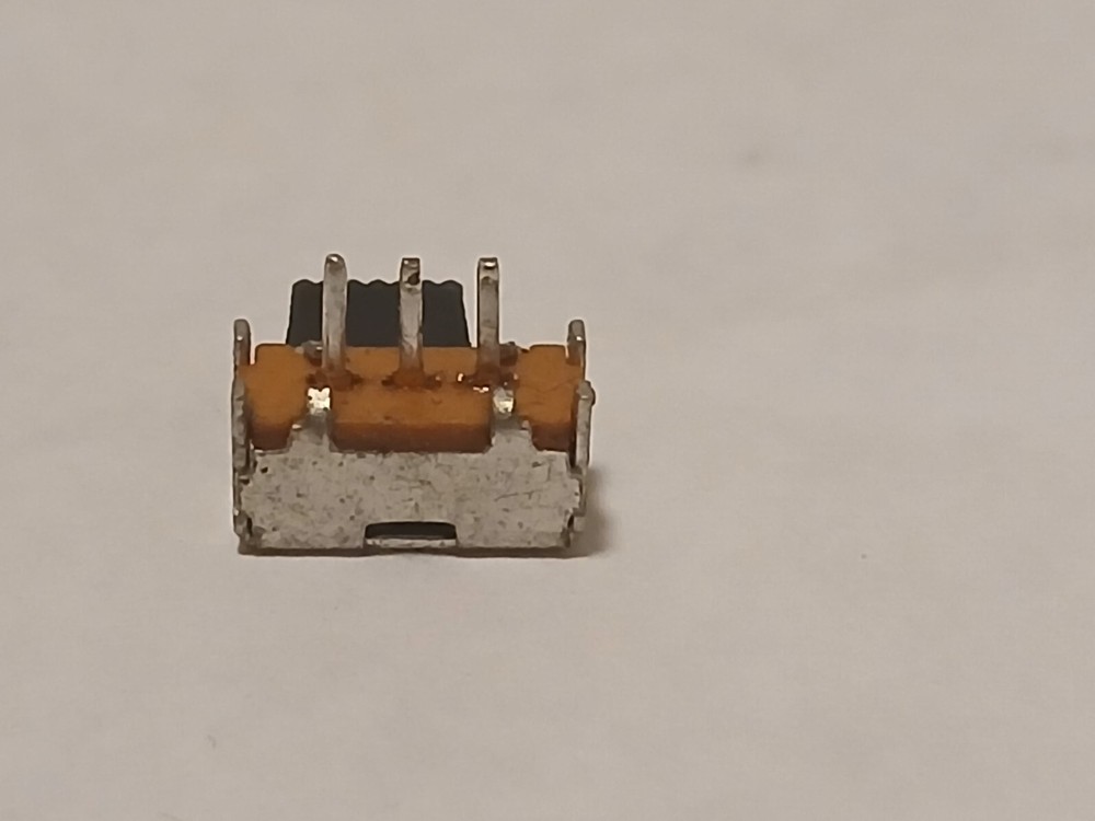 25 Pieces SPDT PC Mount Right Angle Tiny Slide Switch New Open Box Unused