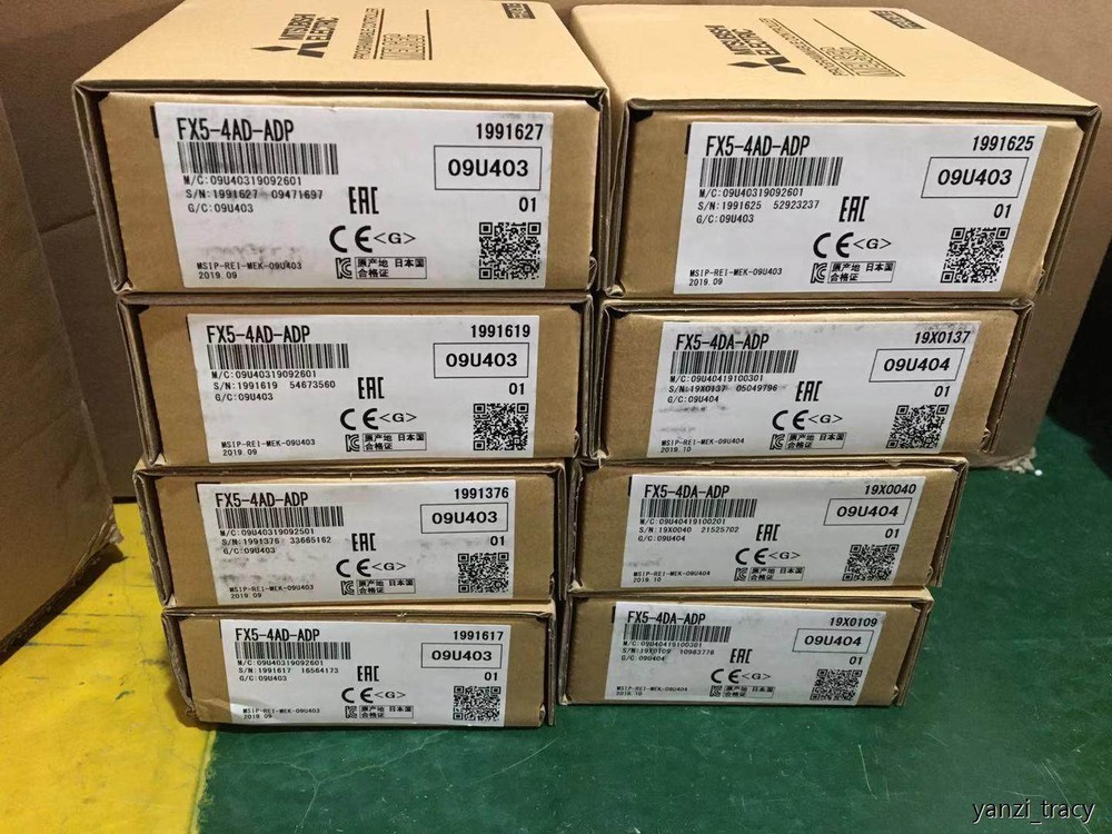 1pcs Mitsubishi PLC FX5U Module FX5-4DA-ADP