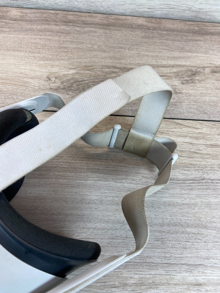 Meta Oculus Quest 2 128GB Virtual Reality Headset Only (OCQ128B) Untested White