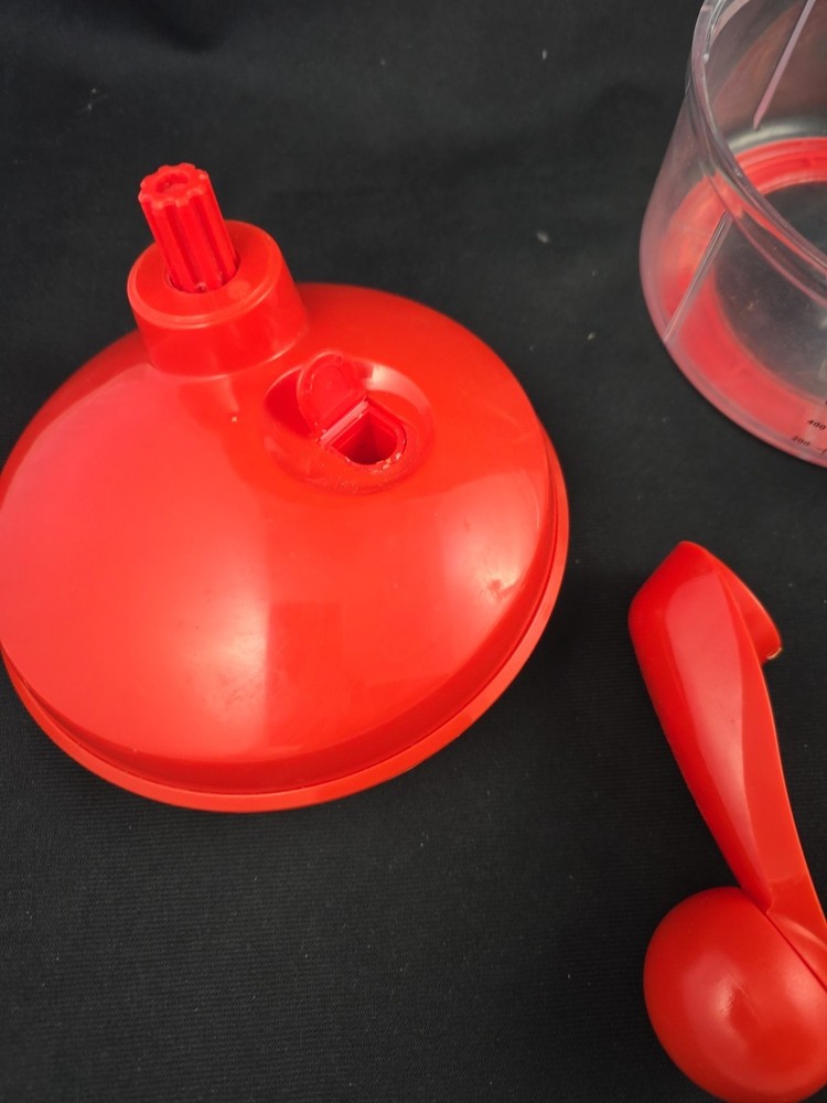 Tupperware Quick Chef Food Processor Chopper Red 4 Cups Whisk Mix Pour Spout