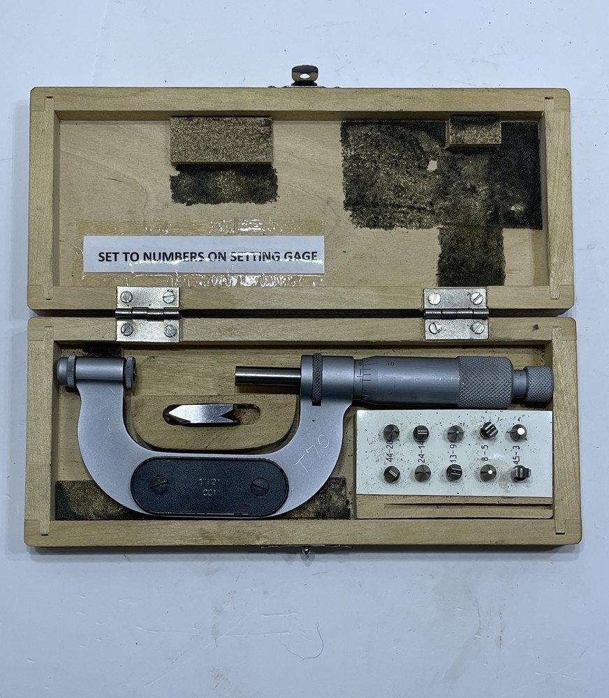 Fowler 52-219-002 Mechanical Thread Micrometer 1-2in, w/ 10 Anvils