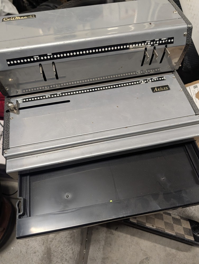Akiles CoilMac-M Manual Coil Binding System (ACM-M41)