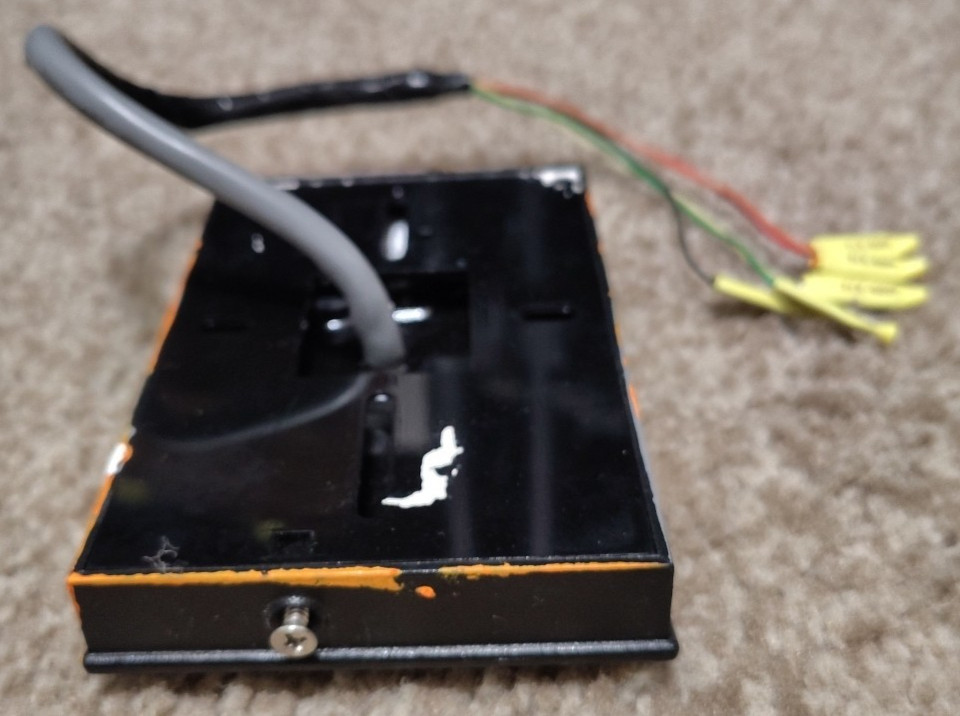 HID iCLASS SE Wall Reader With Backplate R40 USED