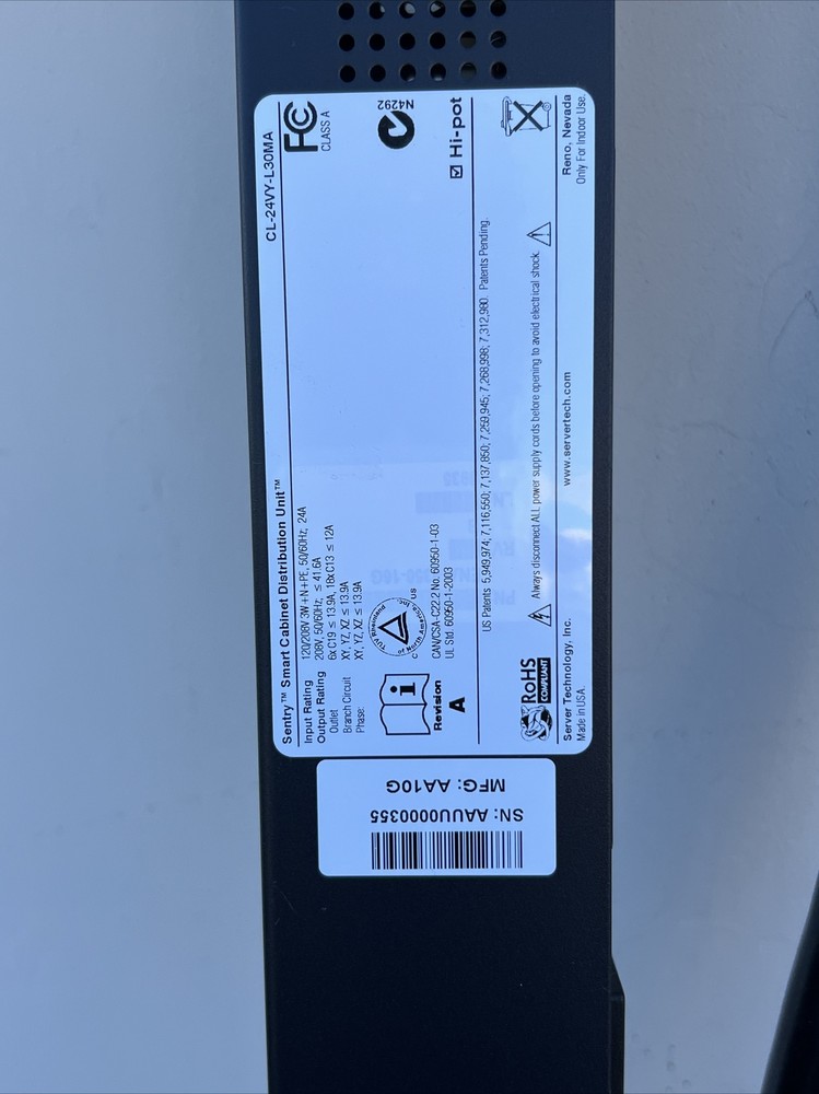 Server Technology CL-24VY-L30MA Data Center Rack Power Distribution Unit PDU