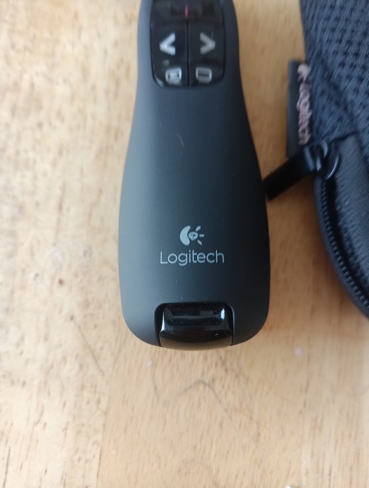 Logitech . R400. Laser Pointer with Case Great Condition