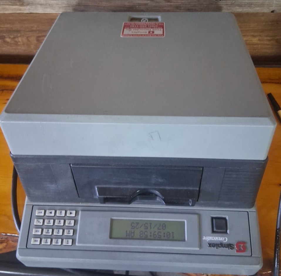 Simplex Consecutive Payroll Time Recorder Clock Part 1405-9101 Key Included