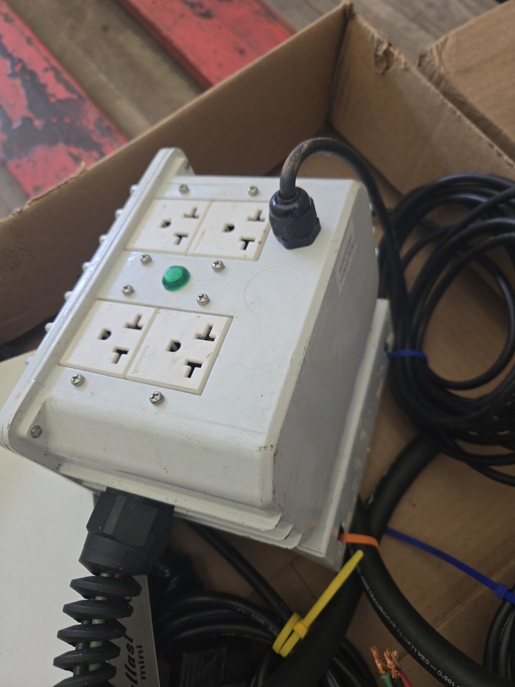 Sentinel HPH-8 HID High Power Controller Outlet