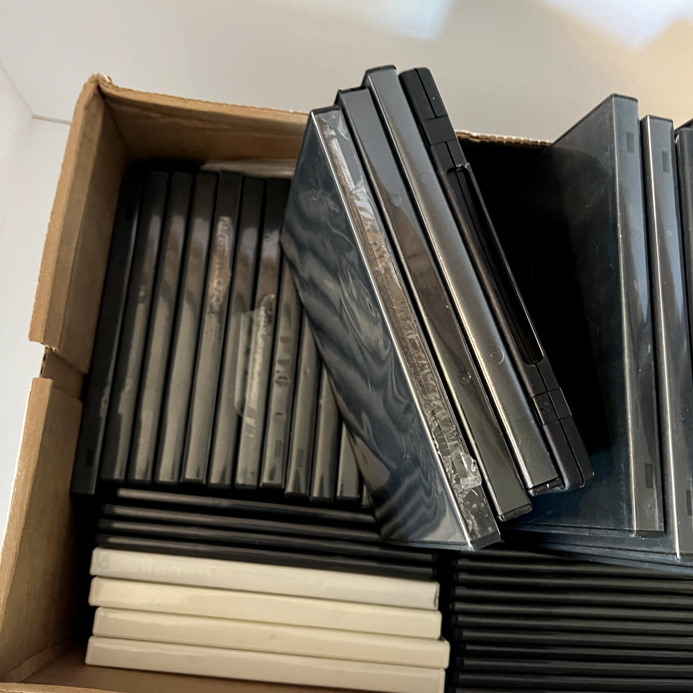 Lot of 76 PRE-OWNED & Empty Single Disc Replacement DVD cases Various Sizes