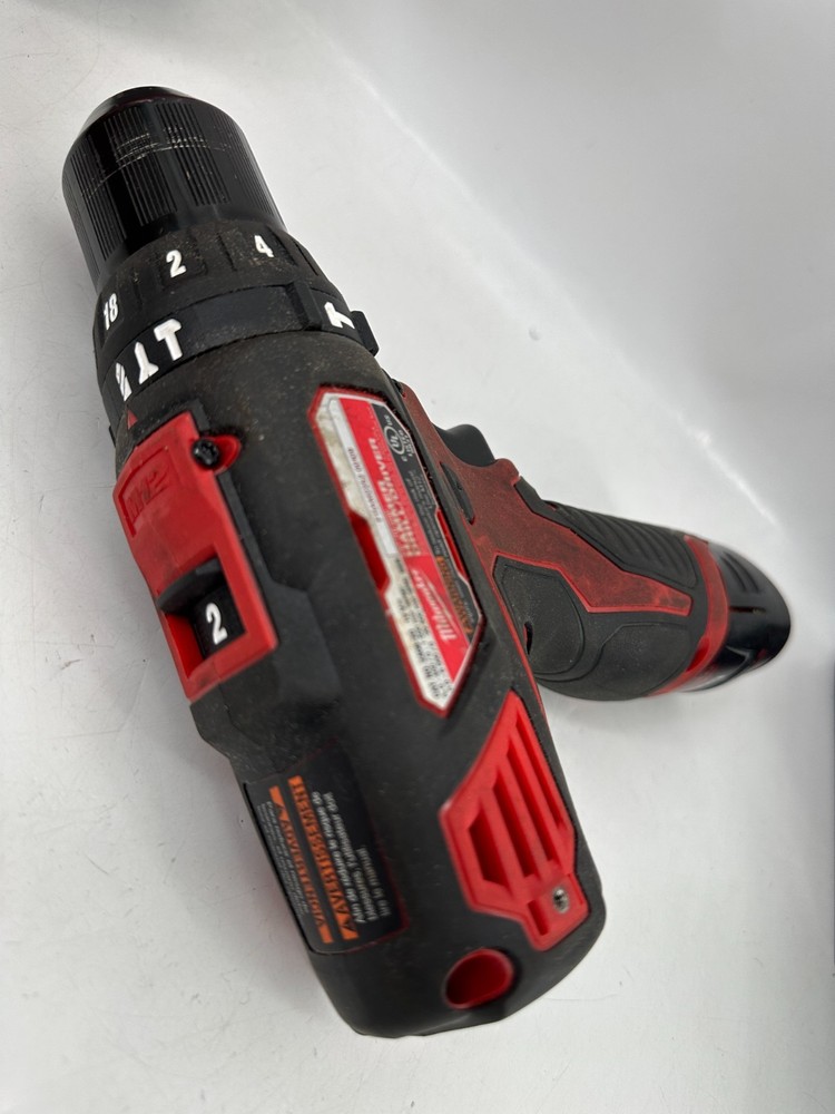 Milwaukee M12 3/8" Drill/Driver Kit (2408-20)
