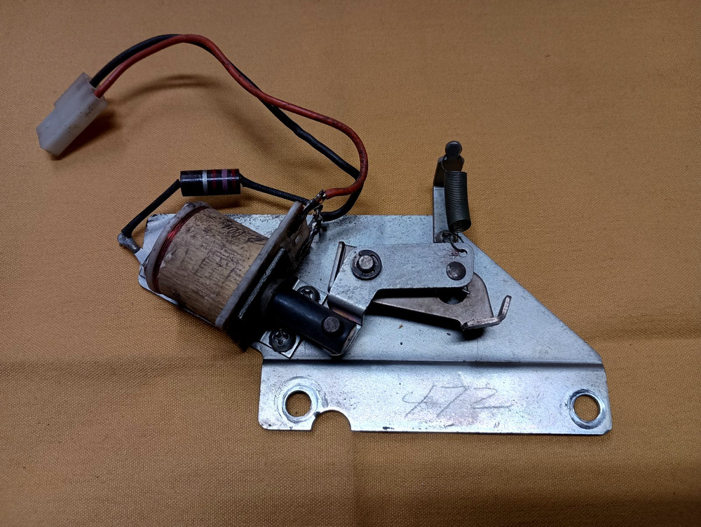 BALLY E1000 Series Handle Release Mechanism