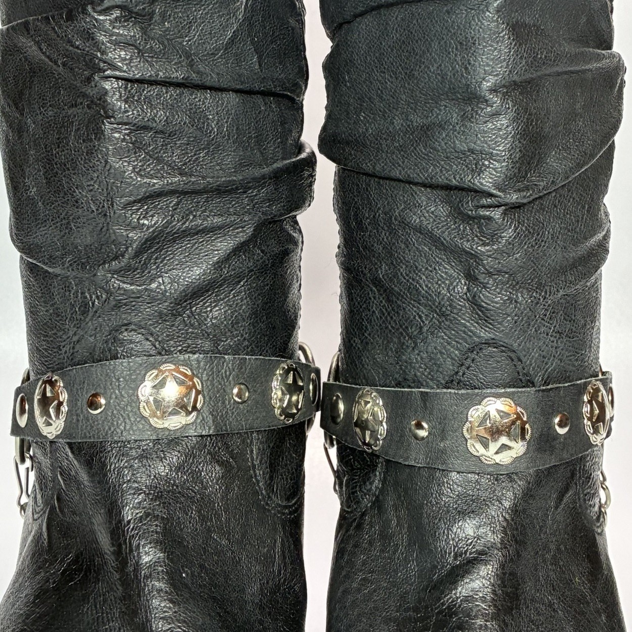 Dingo Wmn 8.5 Olivia DI 522 Pigskin Leather Boot Silver Tone Concho Strap Black