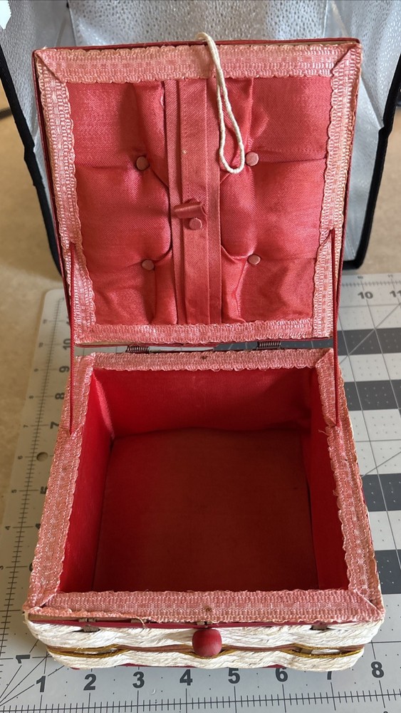 Vintage raffia straw Small Sewing Box Retro Red