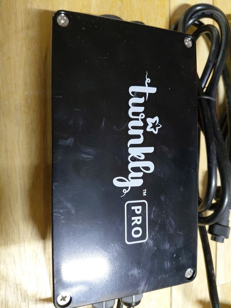 Twinkly Pro 4-Port Controller (Open Box) Twpro1000ethp-bus