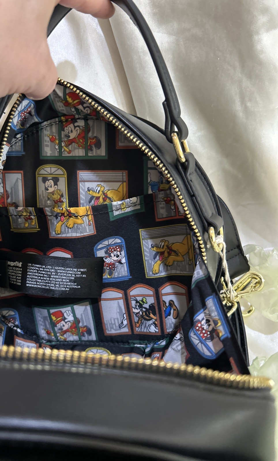 RARE NEW MACYS X LOUNGEFLY 1ST EDITION PARADE MINNIE MOUSE BALLOON AND EARS SET!